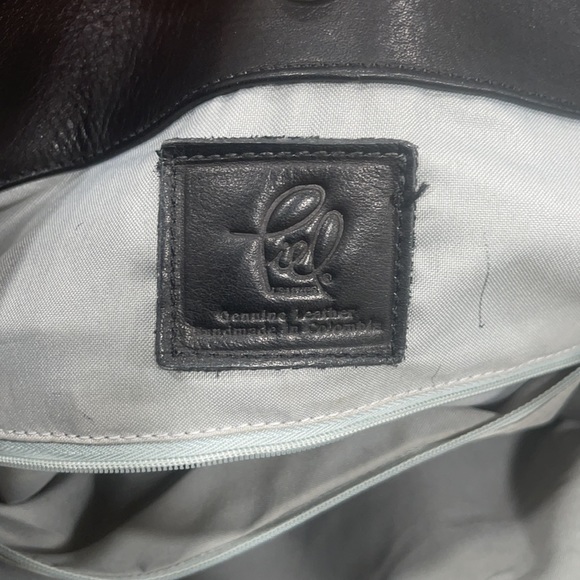 Piel - Picture 5 of 10